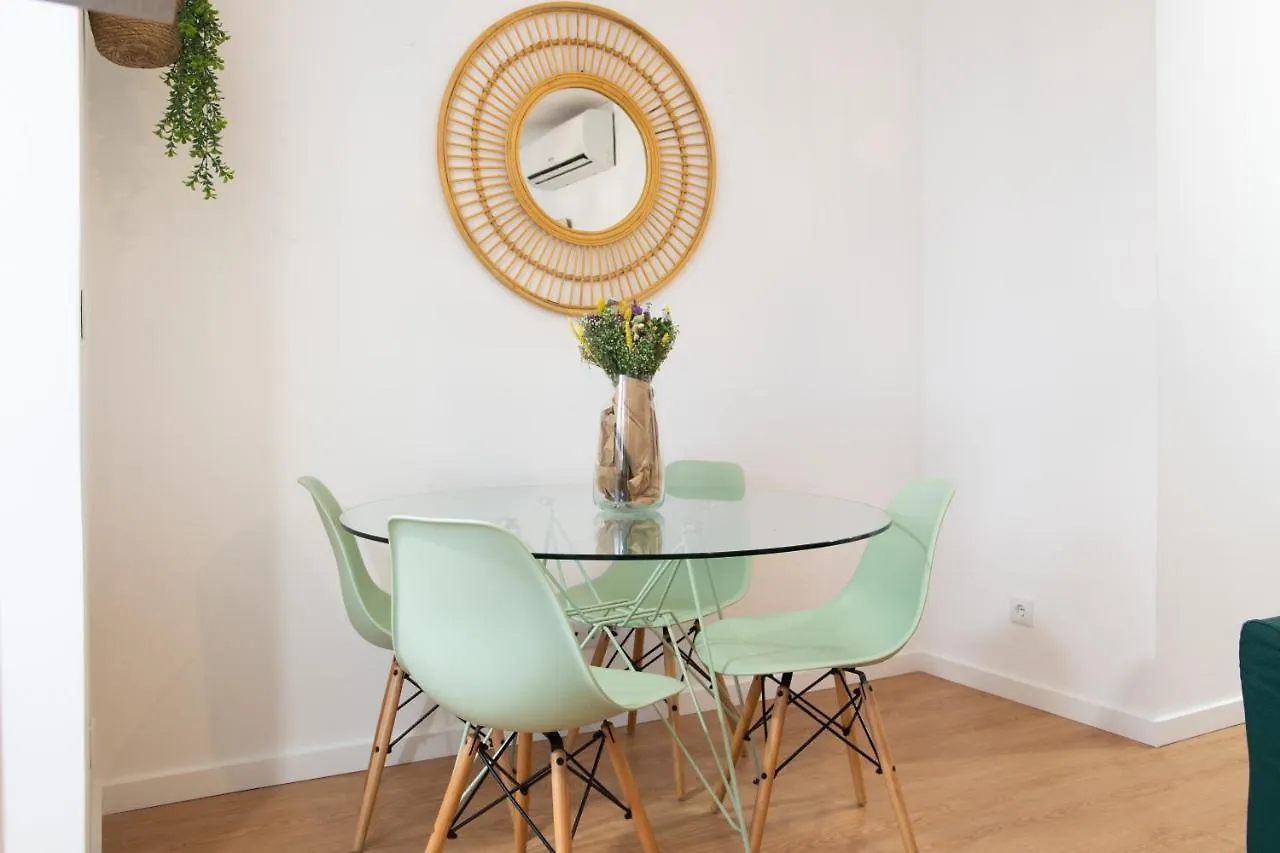 Charming 1 Bedroom Apartment w/ Terrace Near Belém Lisboa