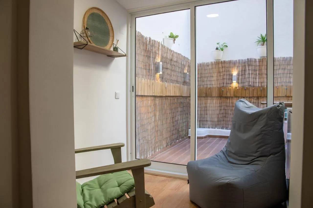 Charming 1 Bedroom Apartment w/ Terrace Near Belém Lisboa